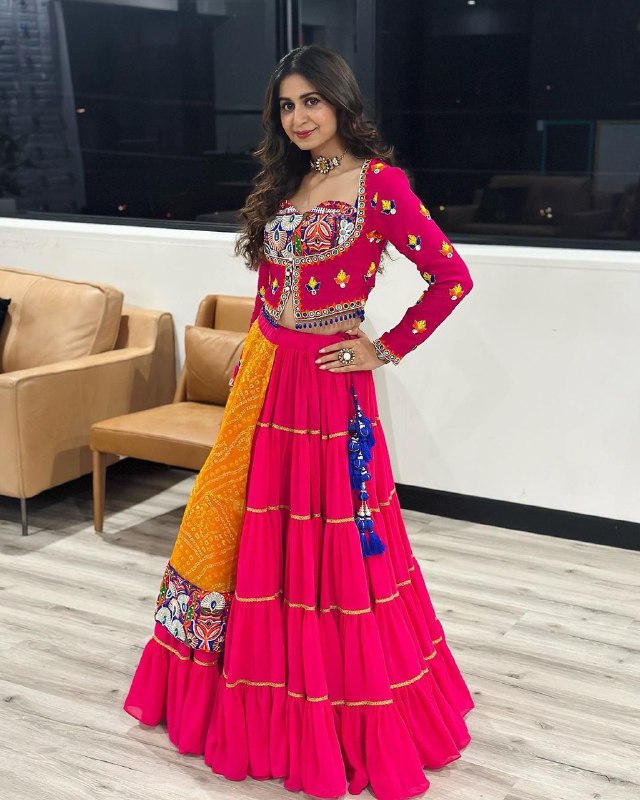 NAVRATRI SPECIAL *KINJAL DAVE* LEHENGAS CHOLI WITH DUPATTA CL-1591