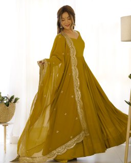 PRESENTING NEW PREMIUM QUALITY PURE ROMANSILK CHANDERI FABRIC FULLY FLAIR ANARKALI,WITH DUPPTA SET,PENT