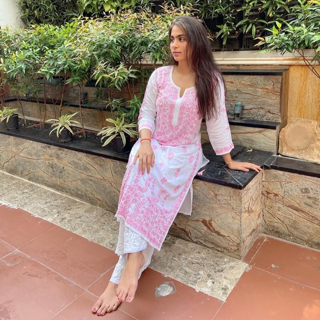 Rakul Preet looked adorable in her pinkish-white ethnic attire! LC-1254